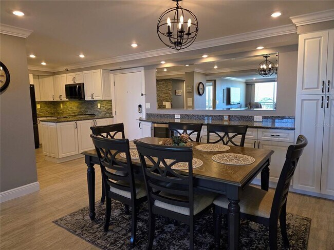 Building Photo - 1 Key Capri