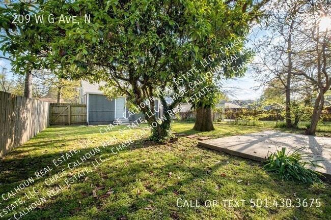 Building Photo - 209 W G Ave