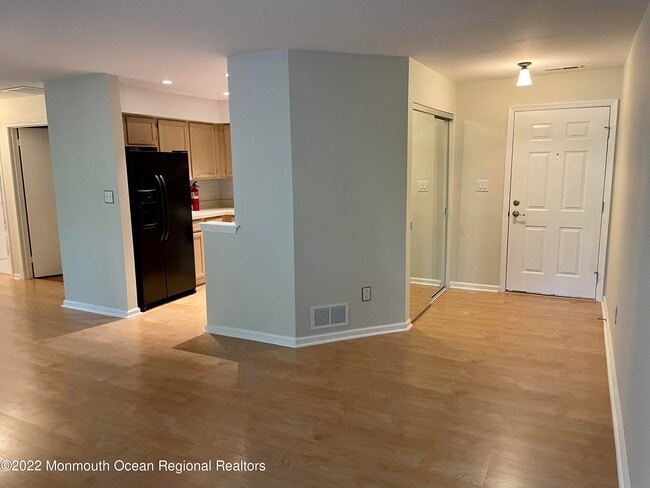 Building Photo - 124 Walden Cir