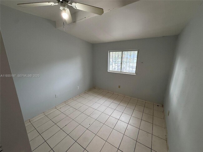 Building Photo - 8203 NW 5th Ct