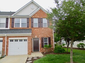 Building Photo - Three bedroom, 2 1/2 bath, 1776 sq. ft.tow...