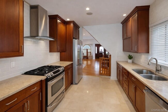 Building Photo - 45-44 Browvale Ln