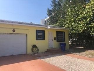 Building Photo - 3200 NE 5th Ct