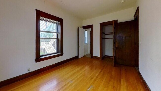 Building Photo - 111 E Gorham St