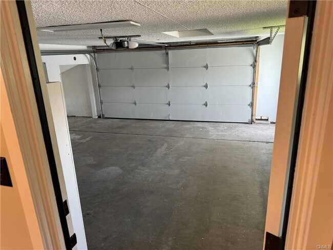 Building Photo - 10056 Van Ruiten St