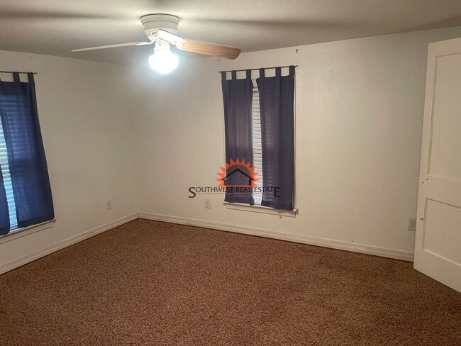 Building Photo - Charming Country home. 2 bed 1 bath