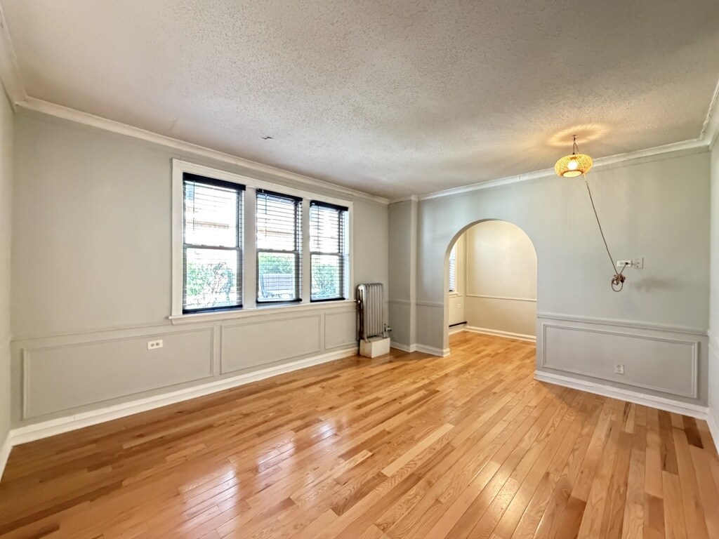 Building Photo - 525 W Surf