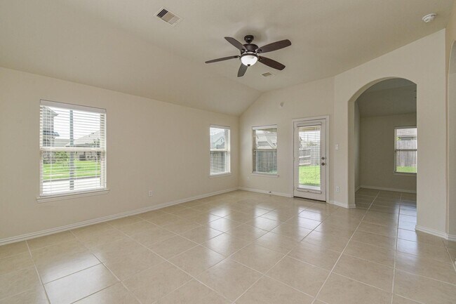 Building Photo - Beautiful 3-bedroom plus study, 2-bath home in Inverness Estates!