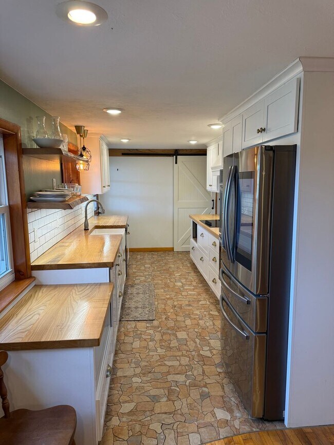 Building Photo - 558 Shippensburg Rd