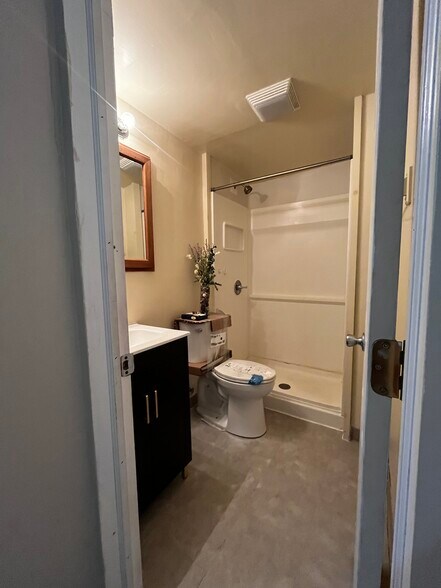 Bathroom /shower - 12 Kip Dr