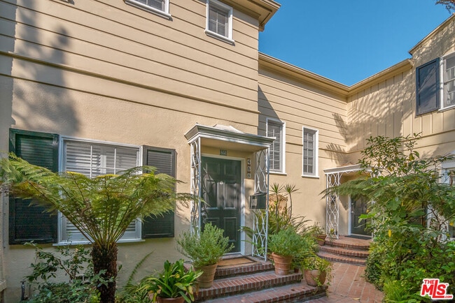 Building Photo - 458 S Bedford Dr