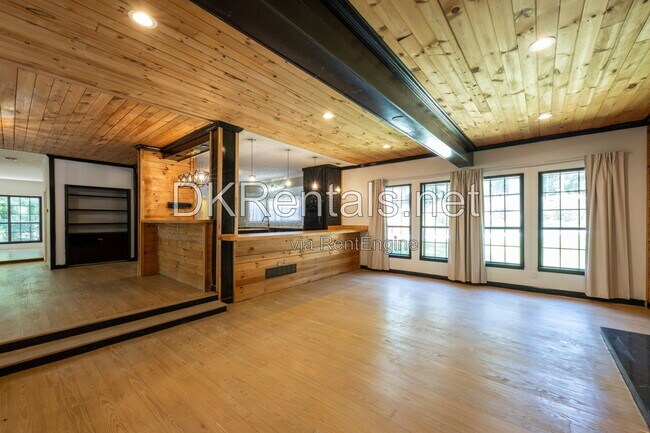 Building Photo - 2133 Cooper Way