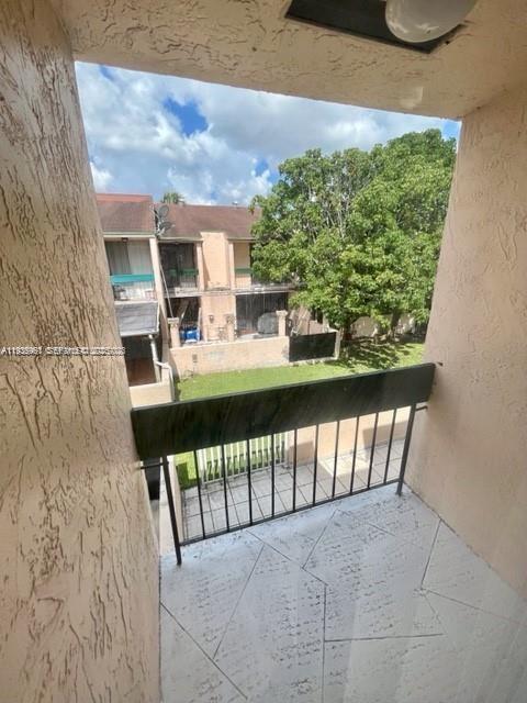 Building Photo - 9173 Fontainebleau Blvd