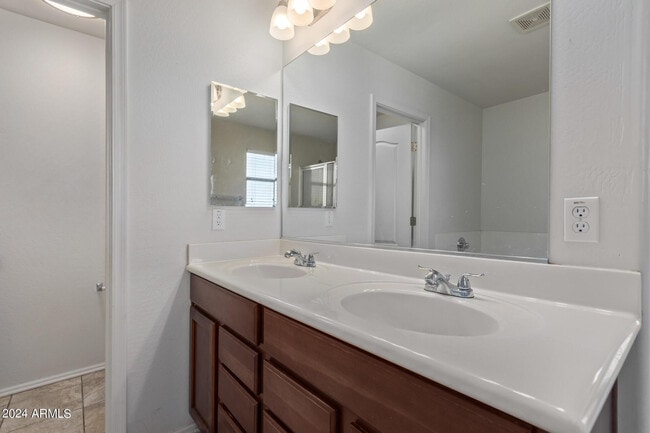 Building Photo - 4937 N 108th Ave