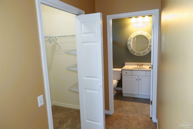 Building Photo - 4006 Glenway Dr