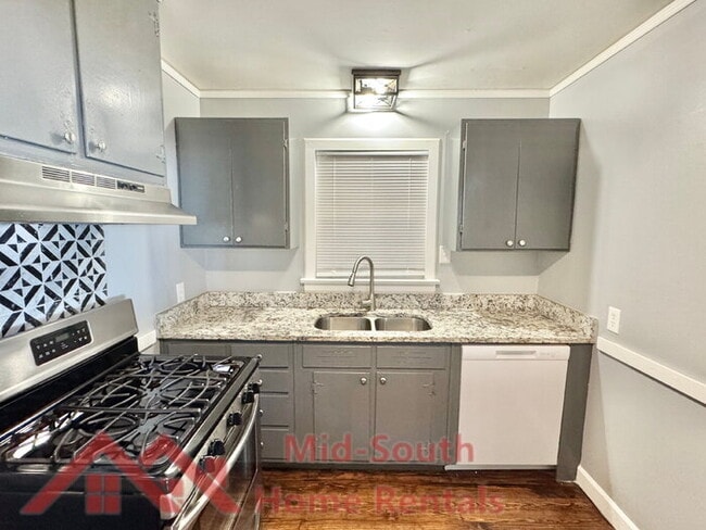 Building Photo - 666 Landis St