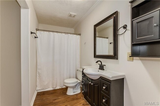 Building Photo - Nice 3 Bed 1.5 Bath Available Now! Call To...