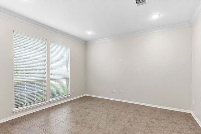 Building Photo - 6211 Stone Hill Rd