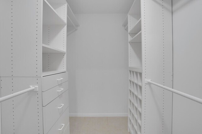Building Photo - 315 NW 36th Ave