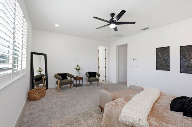 Building Photo - 1550 Plumas Dr