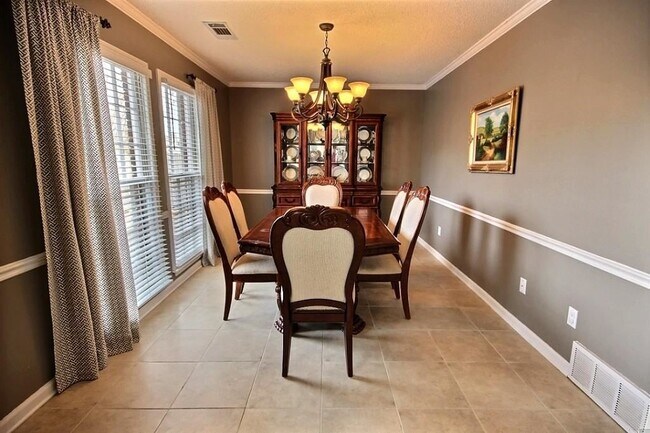 Building Photo - 773 Bradley Cove