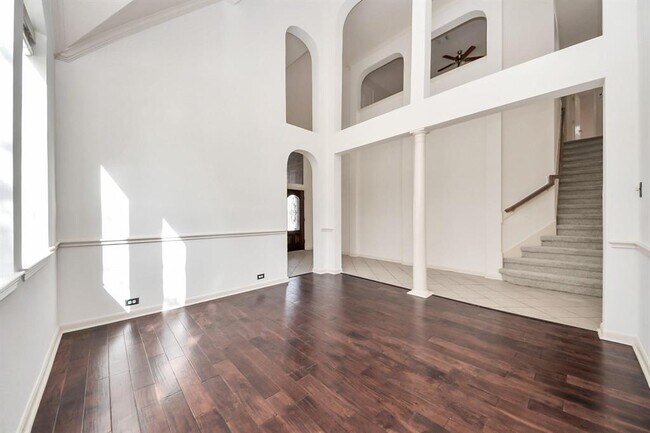 Building Photo - 6423 Middlelake Ct