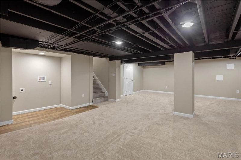 Building Photo - 554 S Clay Ave