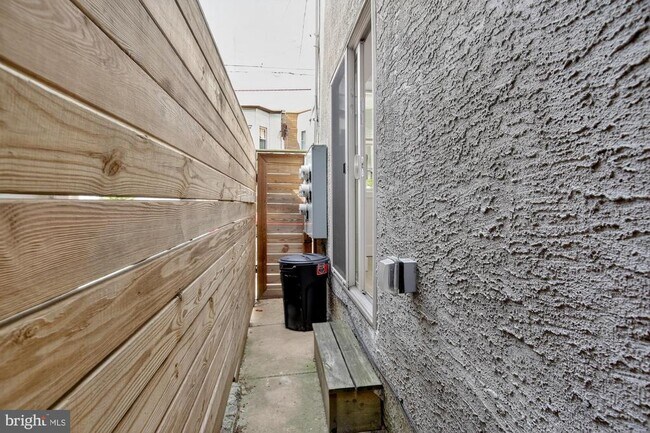 Building Photo - 1702 Point Breeze Ave