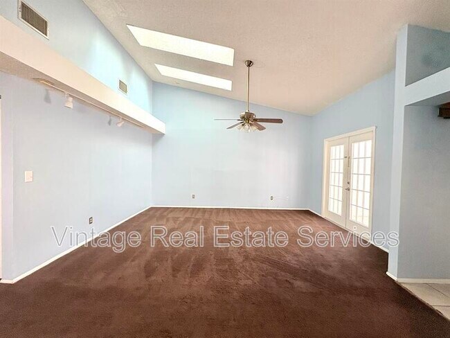 Building Photo - 3700 Cuernavaca Ct