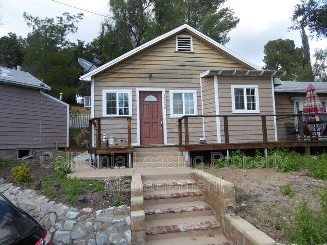 Primary Photo - 33246 Spring St