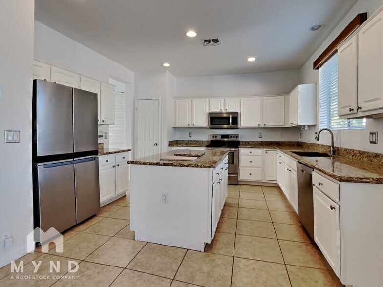 Building Photo - 22032 N 33rd Dr