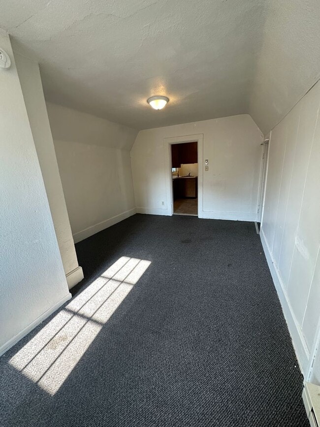 Building Photo - AI - 02 - 8th St