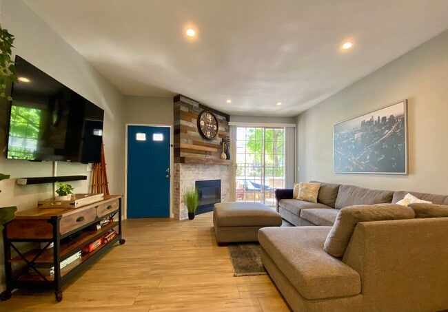 Building Photo - 24131 Del Monte Dr.