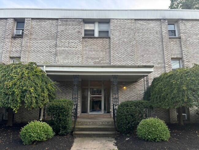 Primary Photo - 986 Whalley Ave