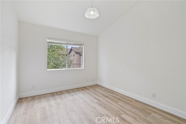 Building Photo - 15 Florentine