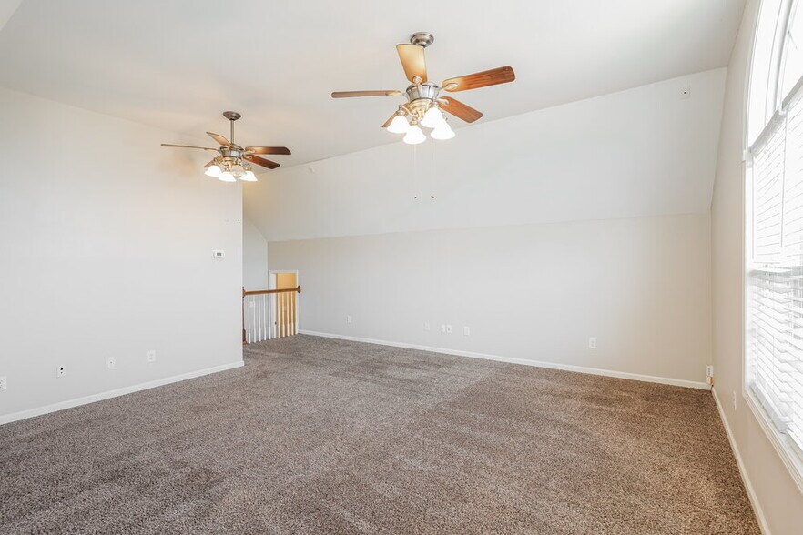 Building Photo - 268 Iris Dr