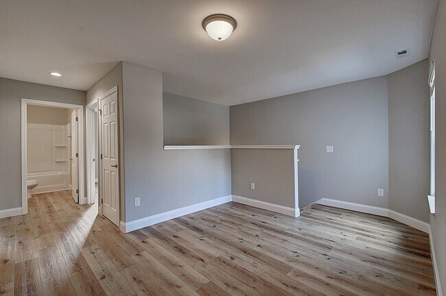 Building Photo - Newer construction single family home for lease!