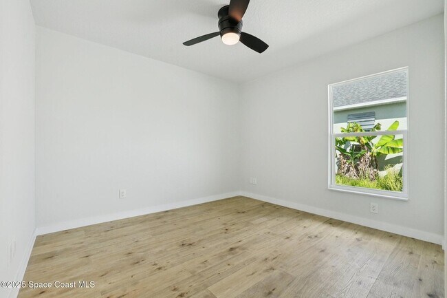 Building Photo - 1441 Eldron Blvd SE