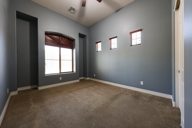 Building Photo - 14214 W Harvard St