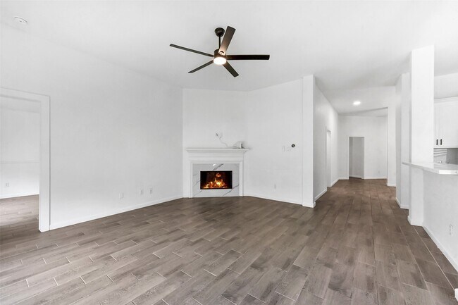 Building Photo - 13021 Castlewind Ln
