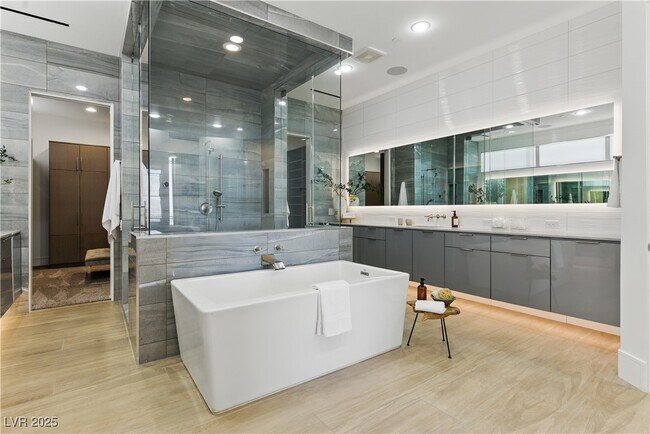 Building Photo - 667 Palisade Rim Dr