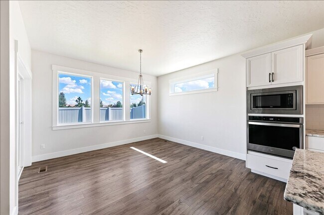 Building Photo - 18516 Smiley Peak Ave