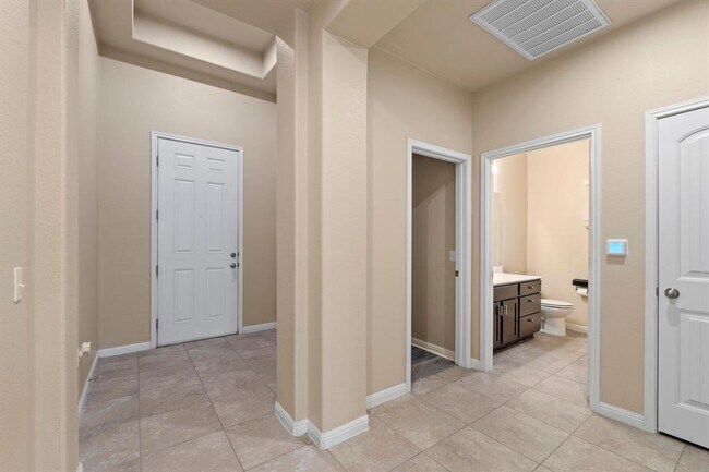 Building Photo - 16436 Vescovo Ln