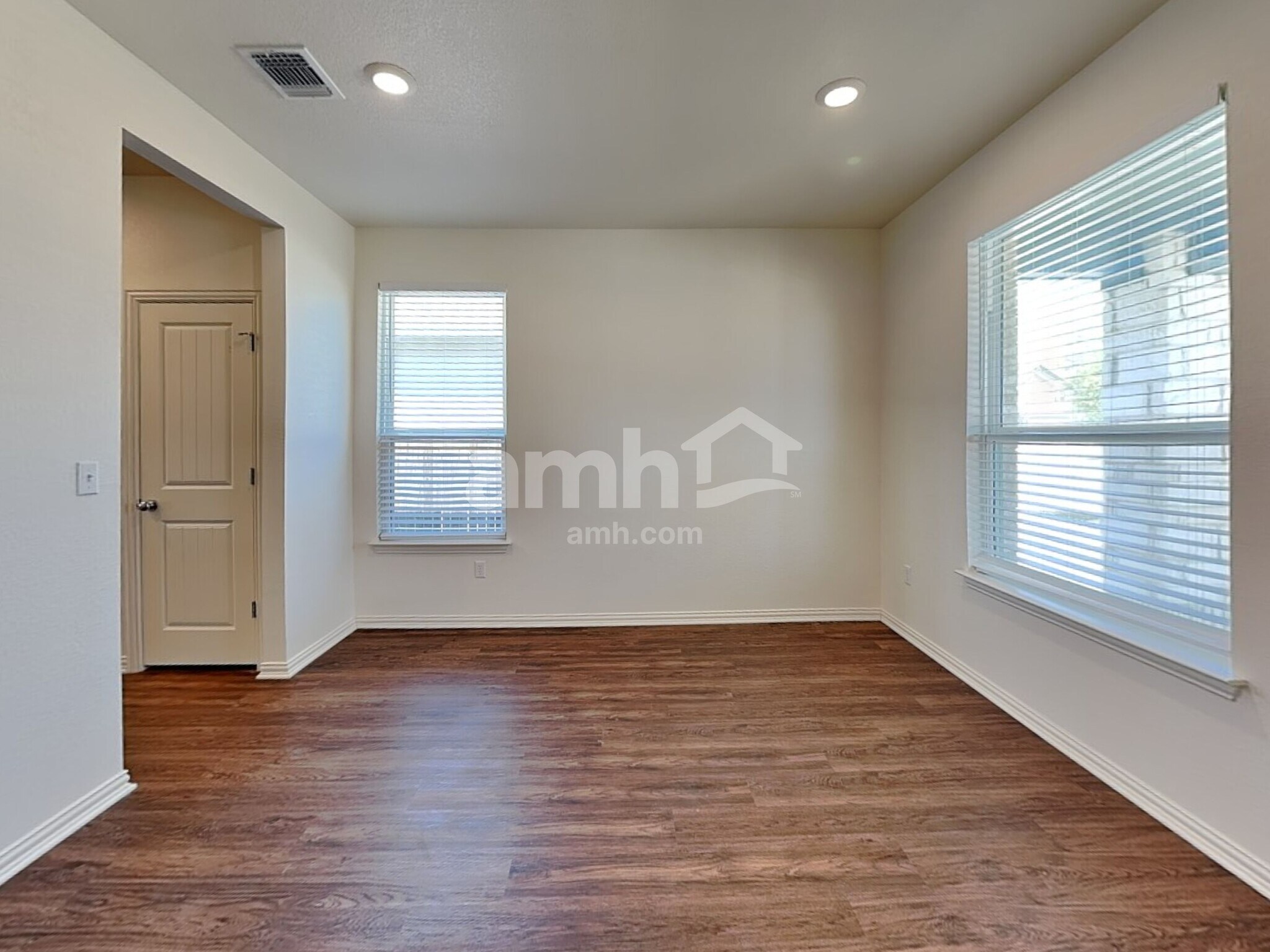 Building Photo - 2722 Wolfcreek