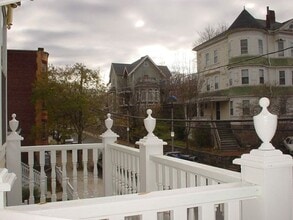 Building Photo - 133 Cedar St