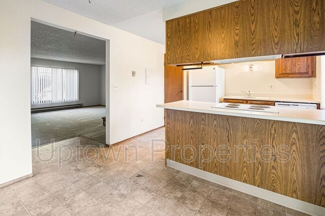 Building Photo - 5660 SW 180th Ave