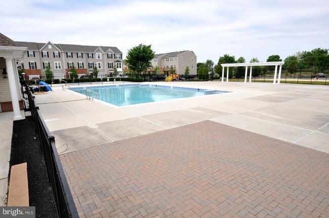 Building Photo - 328 Helen Dr