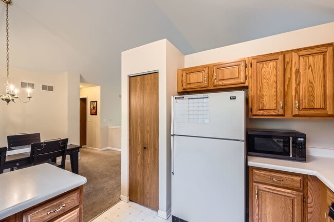 Building Photo - 1410 Leeward Ct