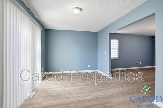 Building Photo - 2713 Daffodil Dr