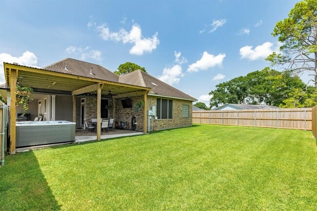 Building Photo - 400 S Amherst Dr